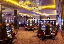 quenph casino games lobby showing slot online and table game categories